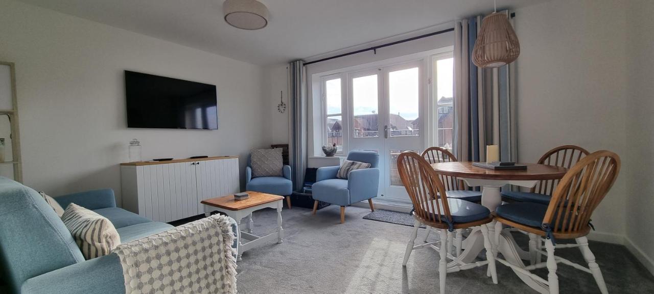 Hightide - 2 Bed With Parking, Balcony & Sea View. Apartment Swanage Bagian luar foto