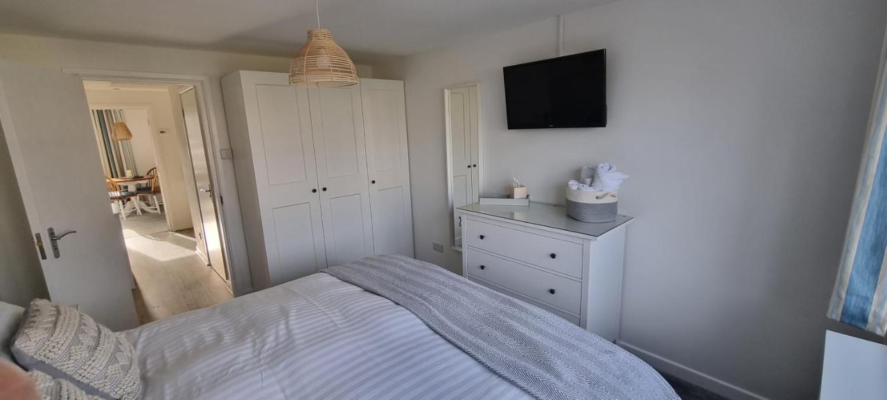 Hightide - 2 Bed With Parking, Balcony & Sea View. Apartment Swanage Bagian luar foto