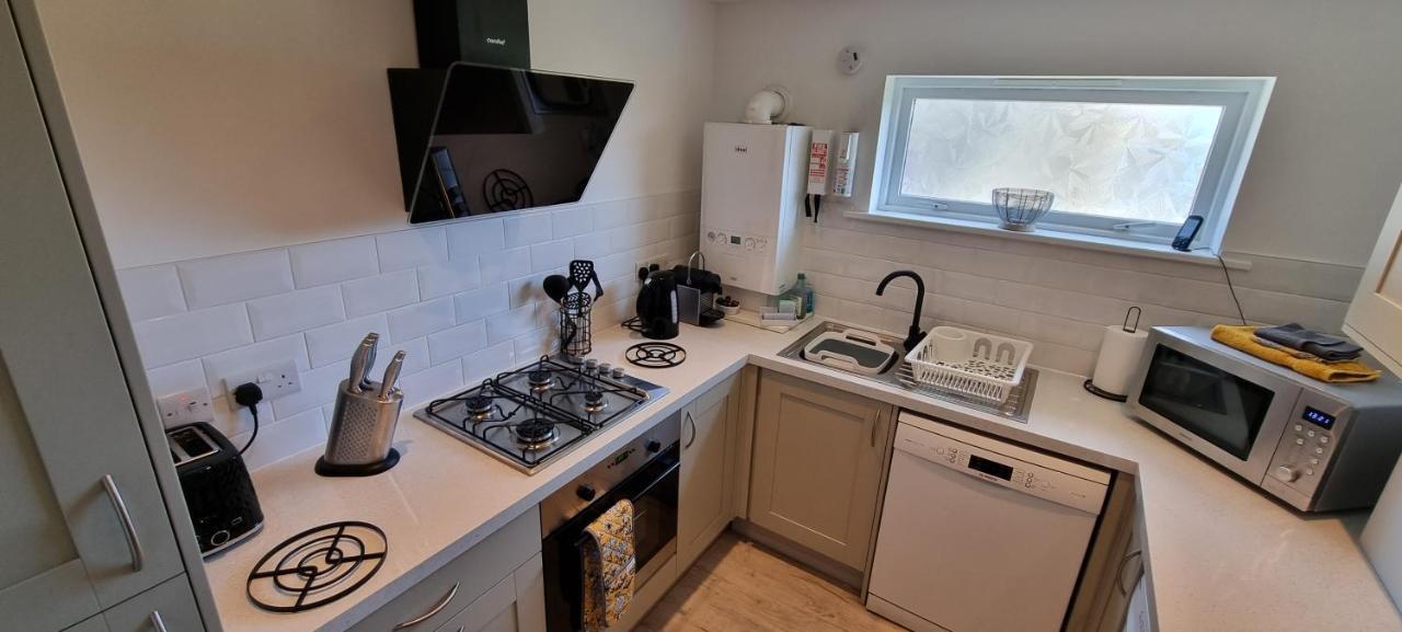 Hightide - 2 Bed With Parking, Balcony & Sea View. Apartment Swanage Bagian luar foto