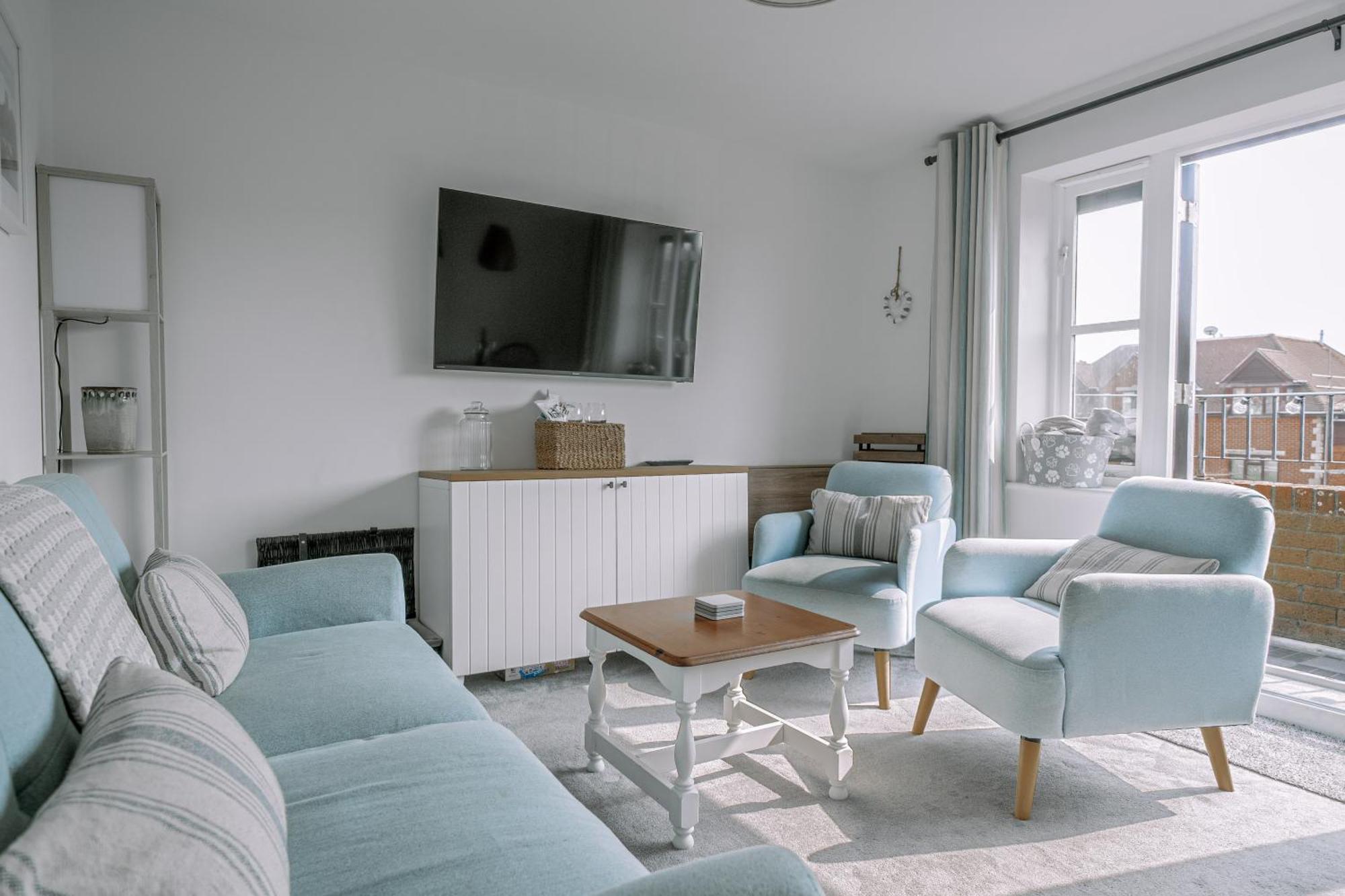 Hightide - 2 Bed With Parking, Balcony & Sea View. Apartment Swanage Bagian luar foto